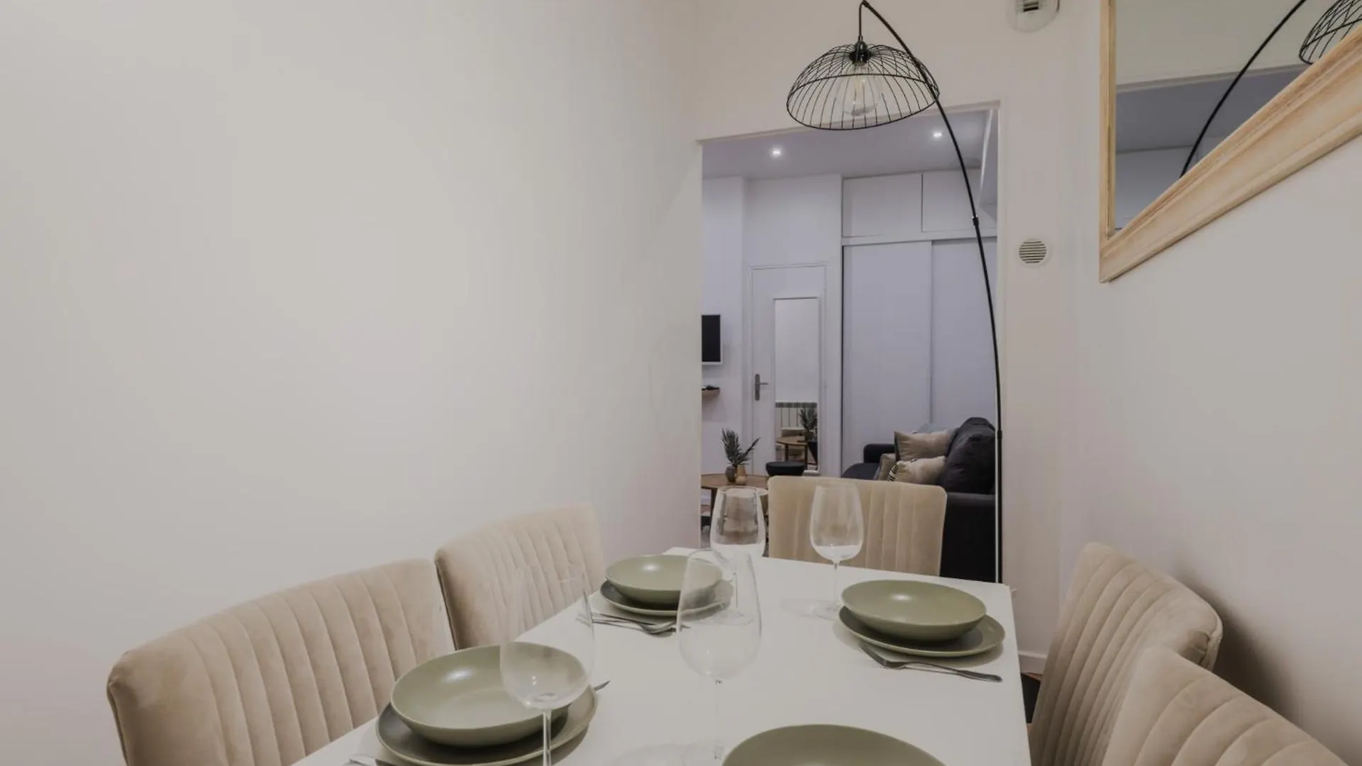 Charming Apartment 1Bdr - Courcelles Paris 0*,  Frankreich
